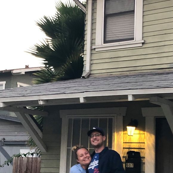 Meet your Posher, Nicole - Picture 1 of 1